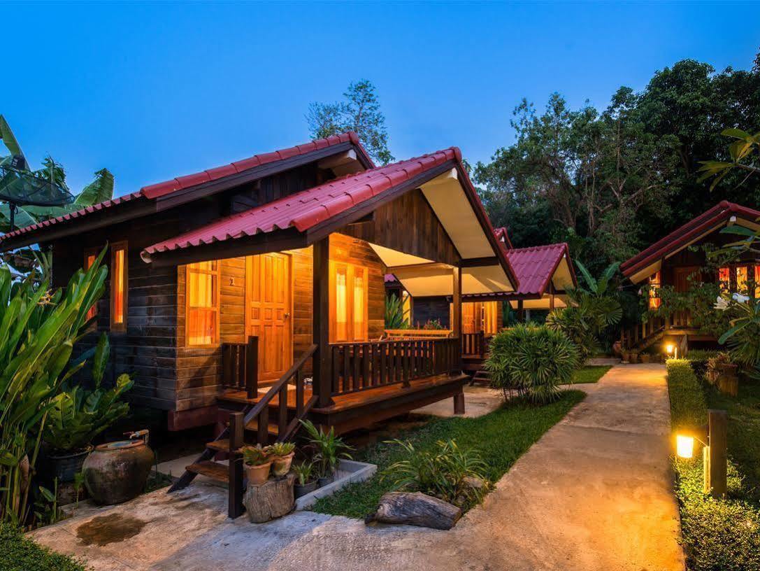 Chom Samed Resort Koh Samet Exterior photo